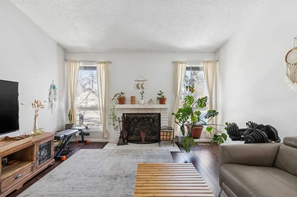 28 Templegreen Bay NE Calgary AB T1Y 4Z3