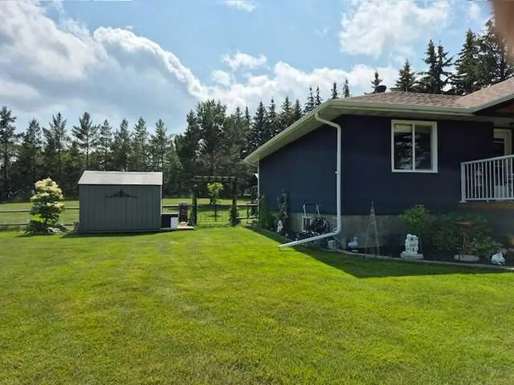 38018 Highway 808 Rural Red Deer County AB T4E 0V3