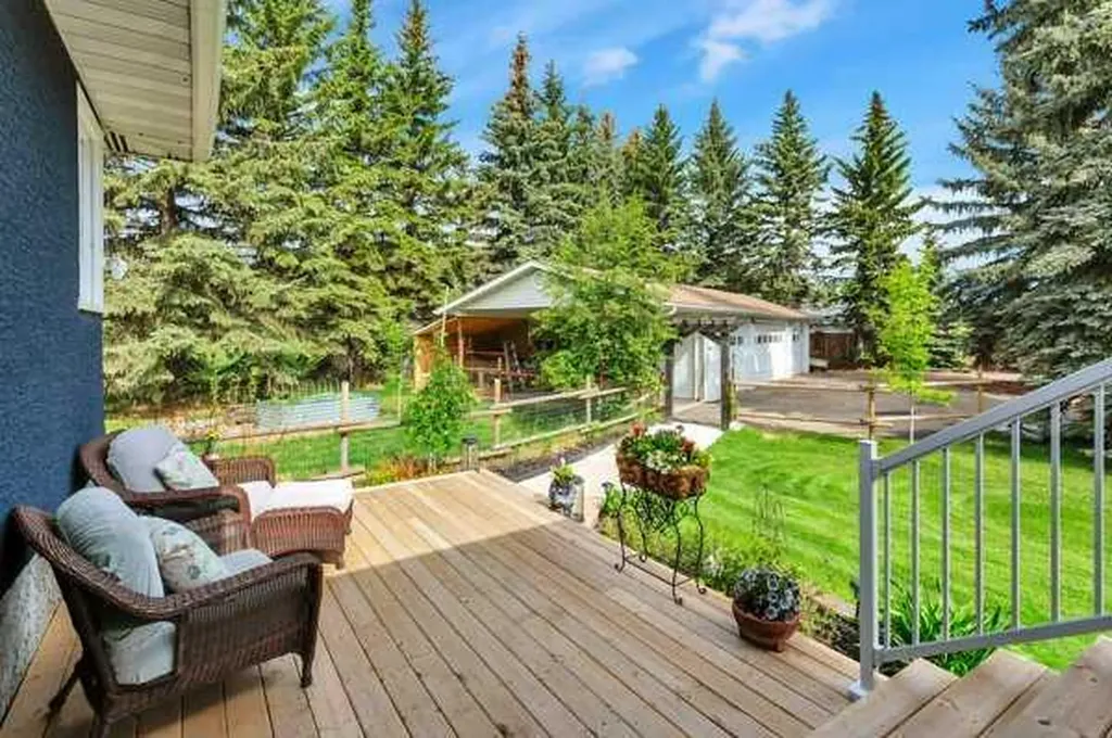 38018 Highway 808 Rural Red Deer County AB T4E 0V3