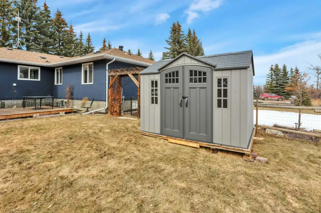 38018 Highway 808 Rural Red Deer County AB T4E 0V3