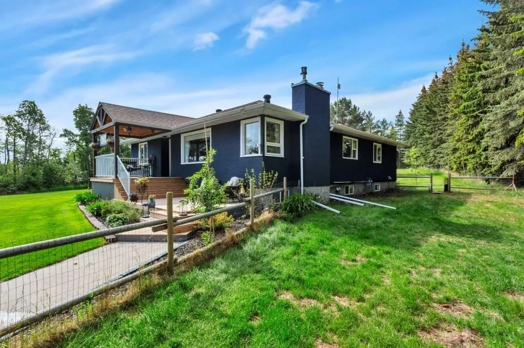38018 Highway 808 Rural Red Deer County AB T4E 0V3