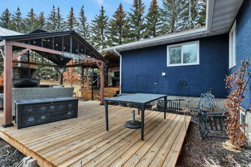 38018 Highway 808 Rural Red Deer County AB T4E 0V3