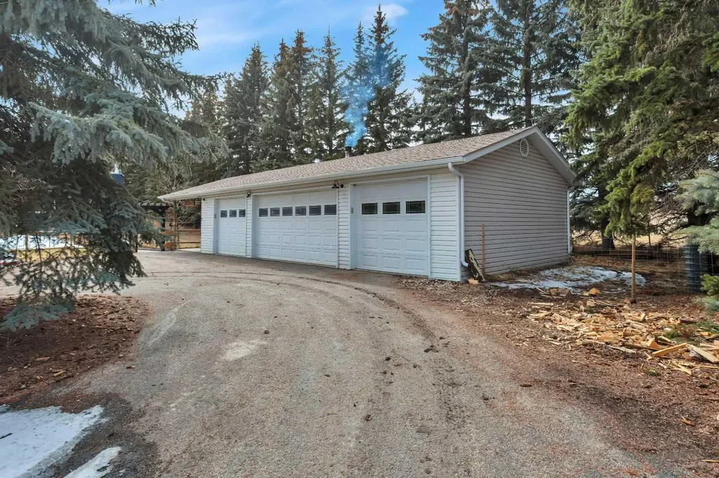 38018 Highway 808 Rural Red Deer County AB T4E 0V3