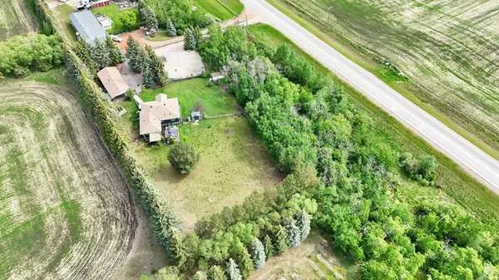 38018 Highway 808 Rural Red Deer County AB T4E 0V3