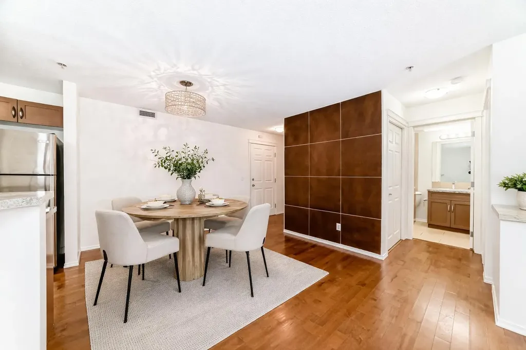 115 Prestwick Villas SE Calgary AB T2Z 0N1