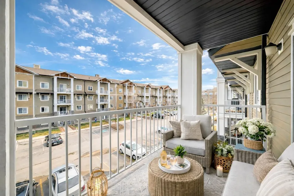 115 Prestwick Villas SE Calgary AB T2Z 0N1