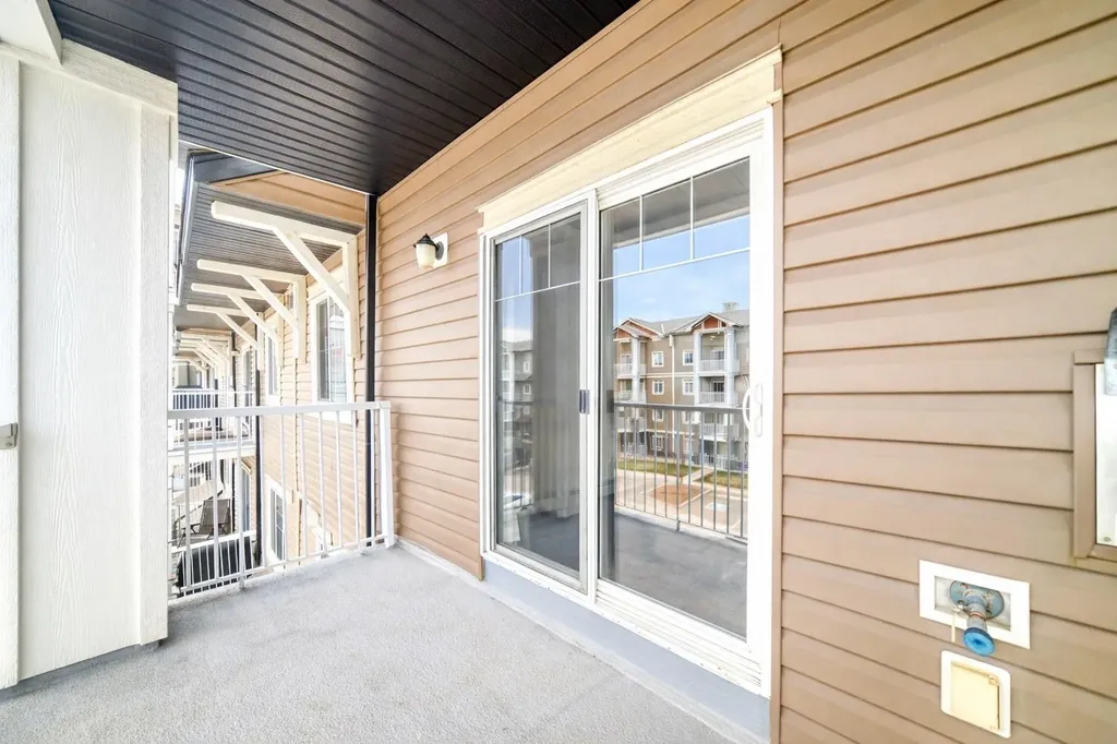 115 Prestwick Villas SE Calgary AB T2Z 0N1