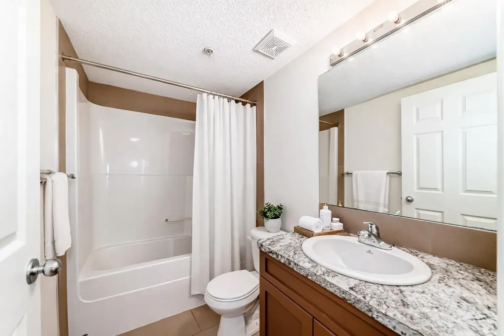 115 Prestwick Villas SE Calgary AB T2Z 0N1