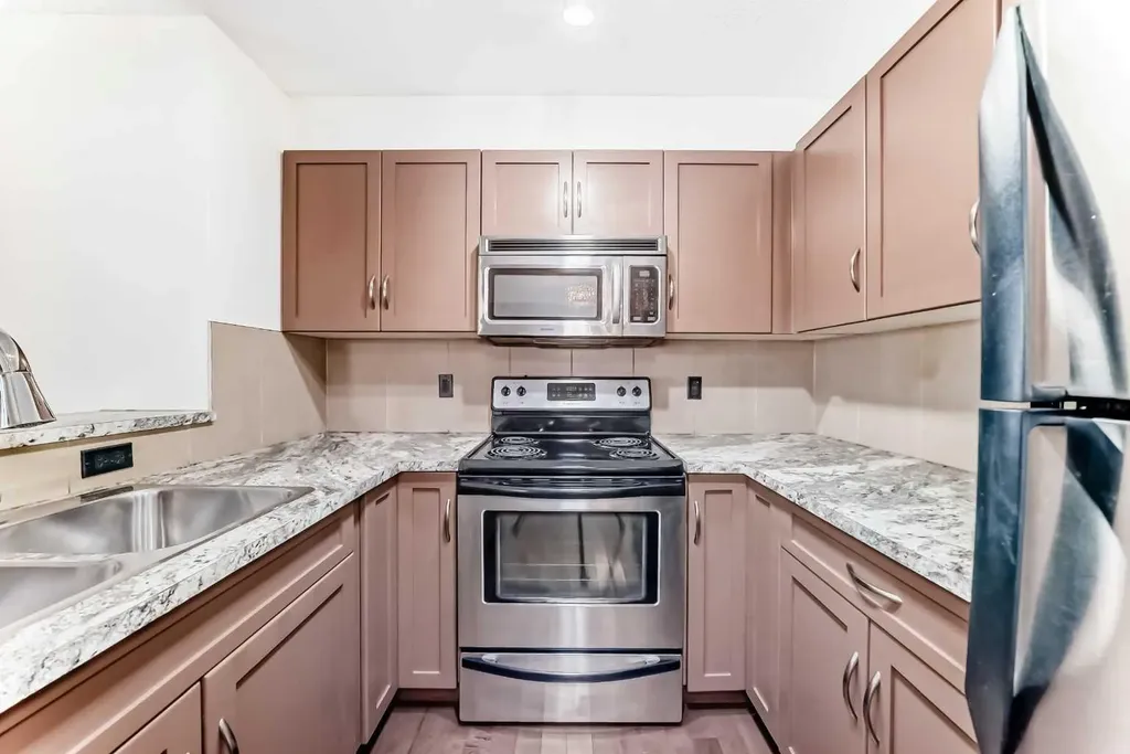 115 Prestwick Villas SE Calgary AB T2Z 0N1