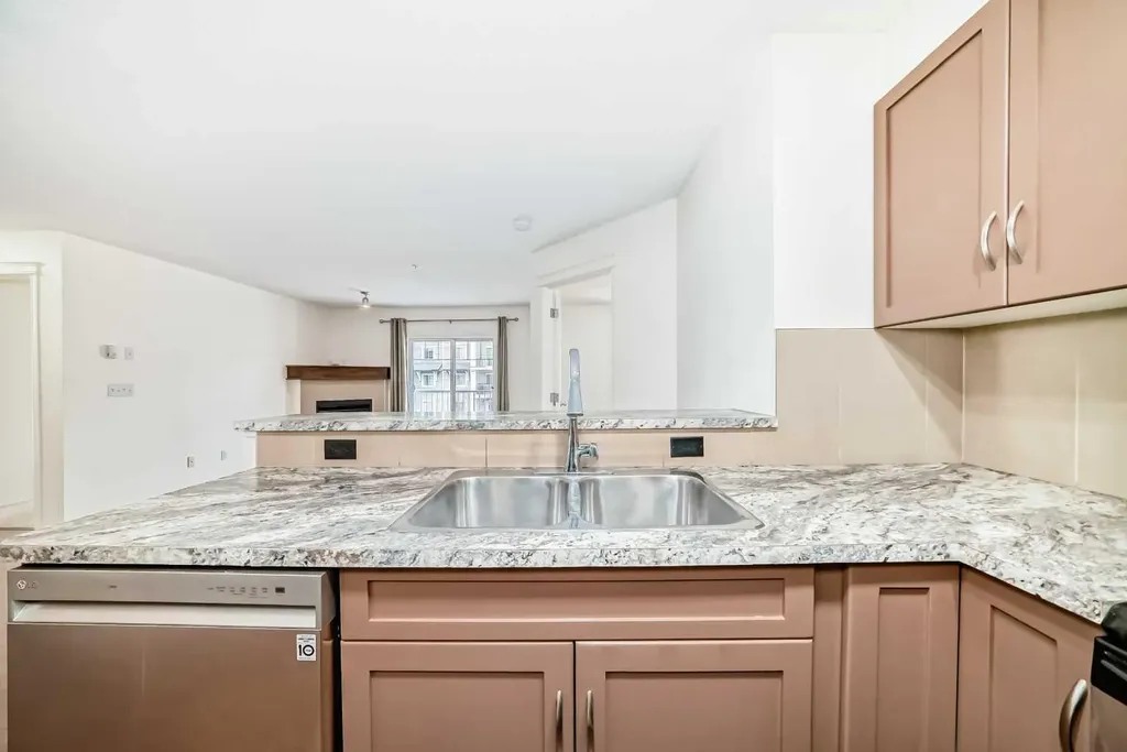 115 Prestwick Villas SE Calgary AB T2Z 0N1
