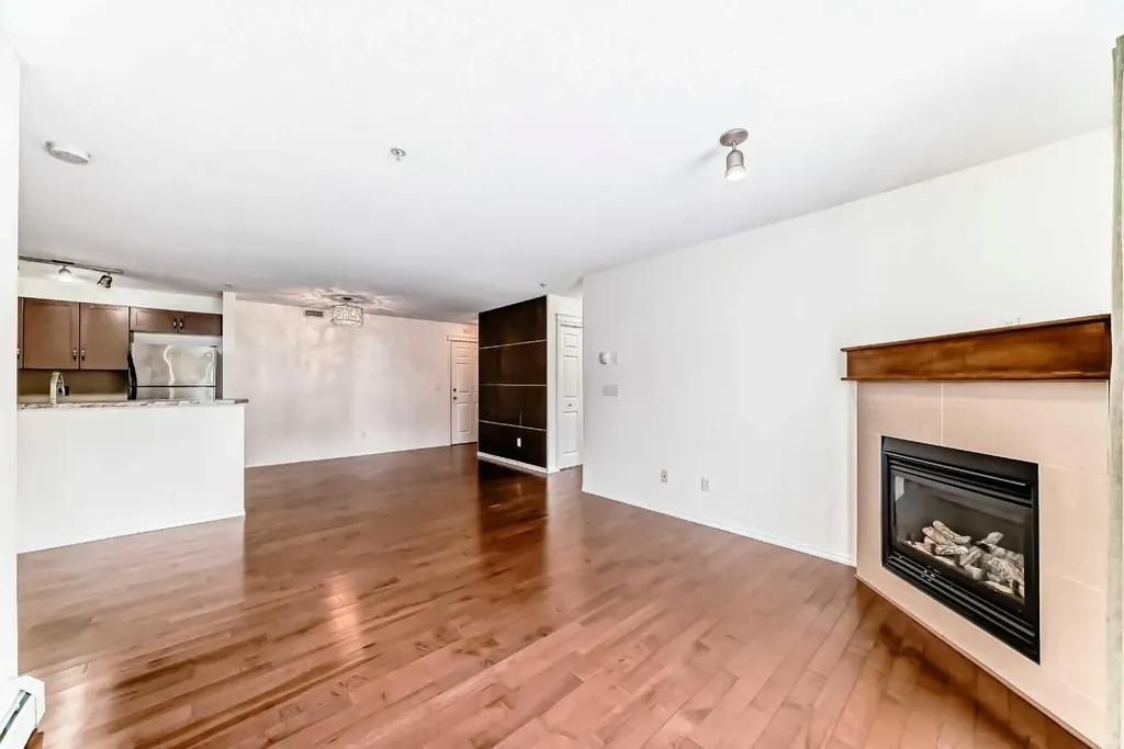 115 Prestwick Villas SE Calgary AB T2Z 0N1