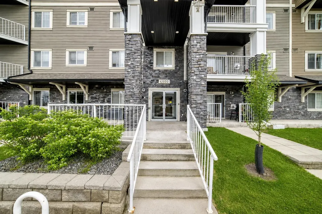 115 Prestwick Villas SE Calgary AB T2Z 0N1