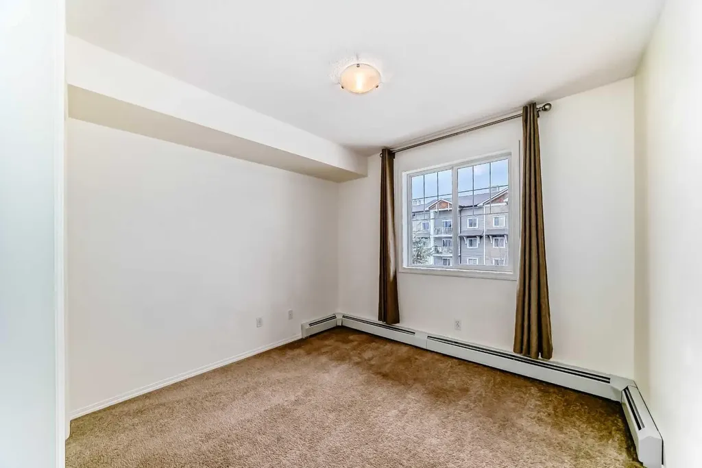 115 Prestwick Villas SE Calgary AB T2Z 0N1
