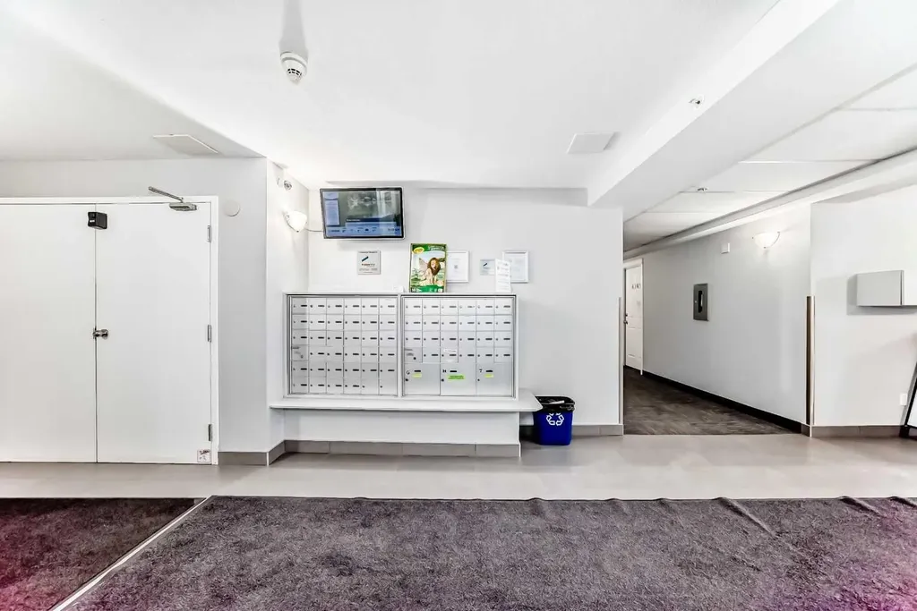115 Prestwick Villas SE Calgary AB T2Z 0N1