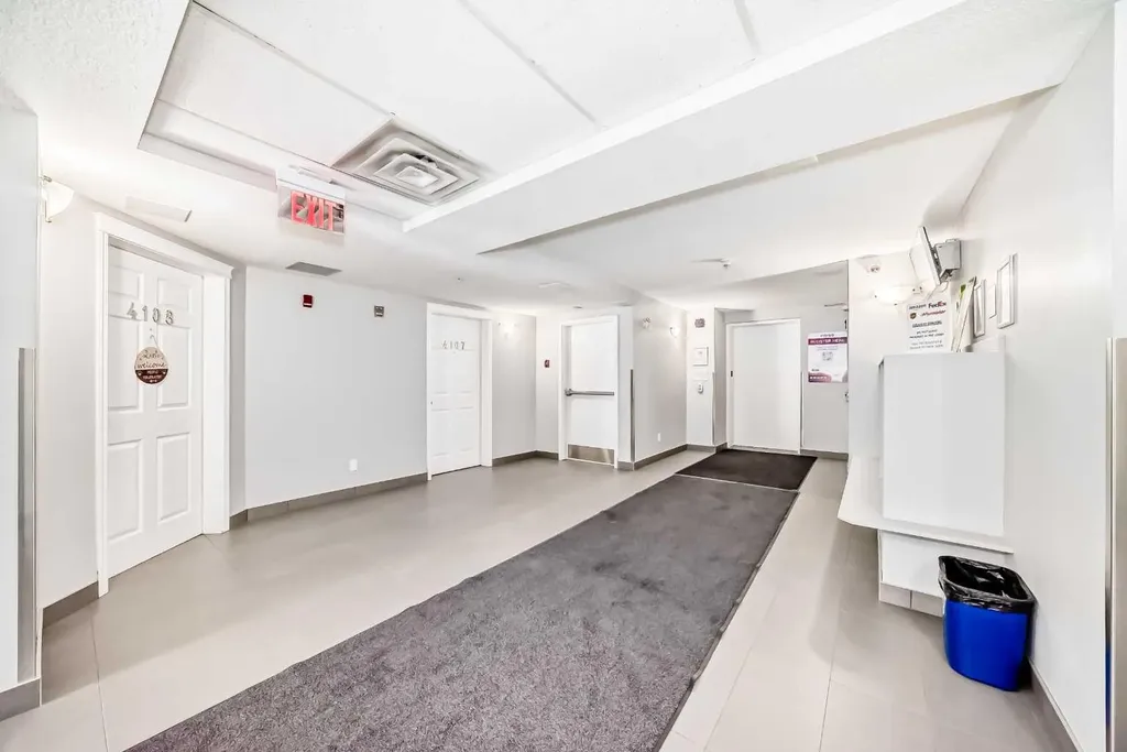 115 Prestwick Villas SE Calgary AB T2Z 0N1