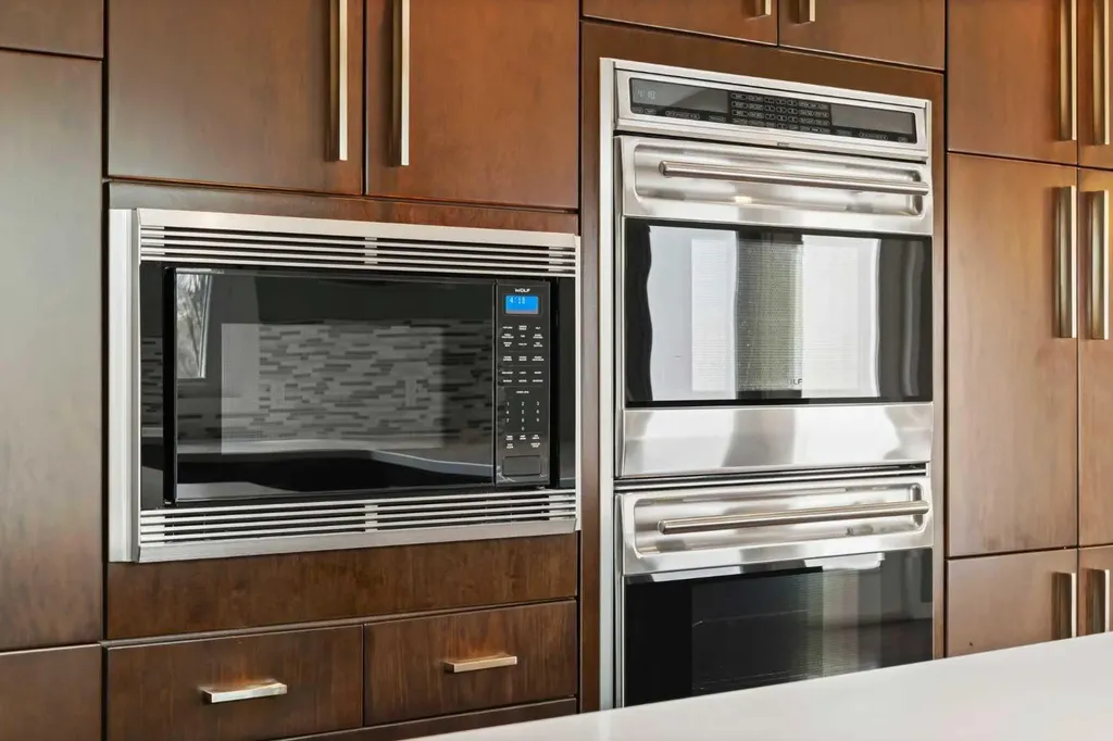 159 Malibou Road SW Calgary AB T2V 1X5