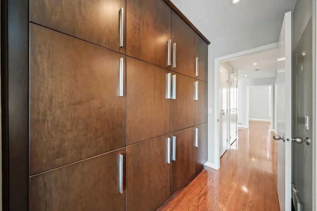 159 Malibou Road SW Calgary AB T2V 1X5