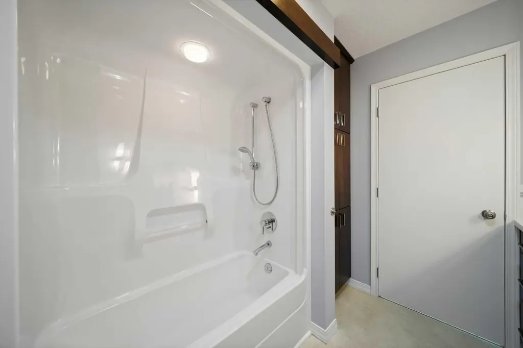 159 Malibou Road SW Calgary AB T2V 1X5