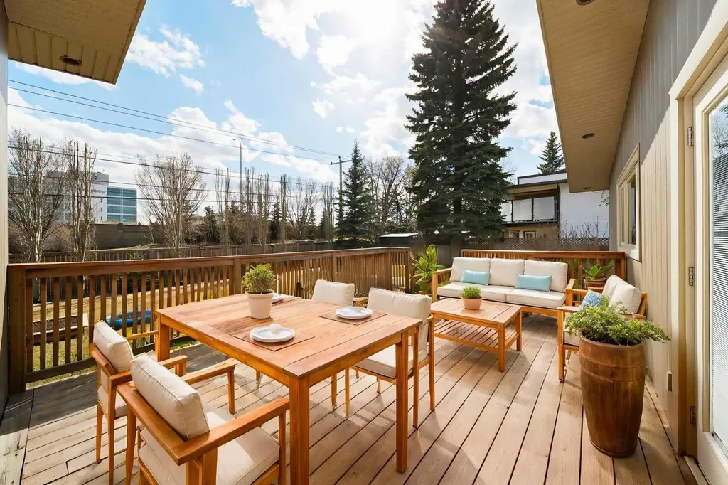 159 Malibou Road SW Calgary AB T2V 1X5