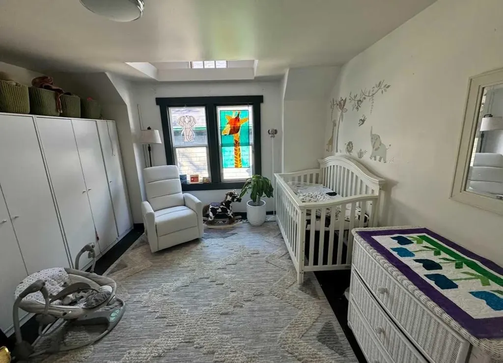 722 2 Avenue NW Calgary AB T2N 0E3