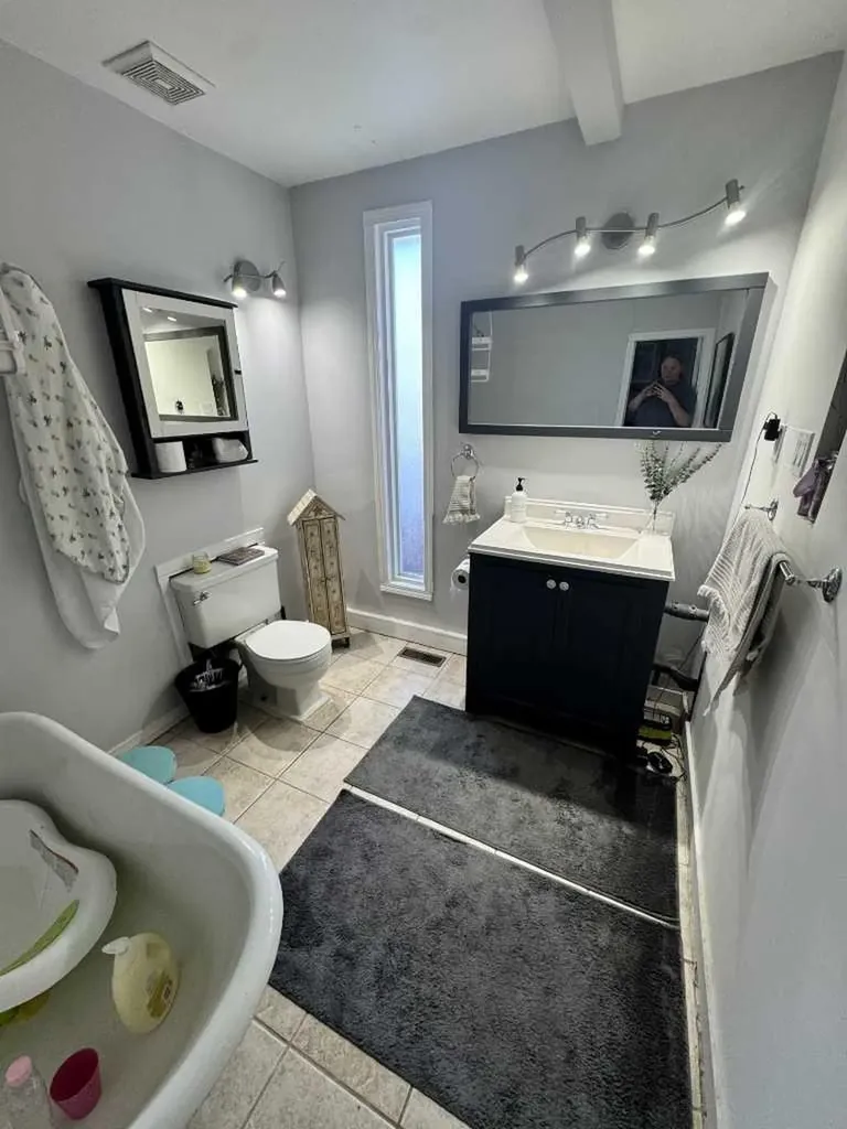 722 2 Avenue NW Calgary AB T2N 0E3
