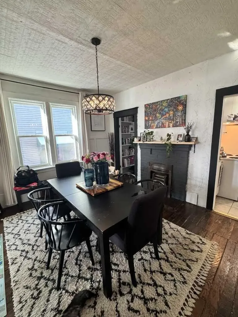 722 2 Avenue NW Calgary AB T2N 0E3
