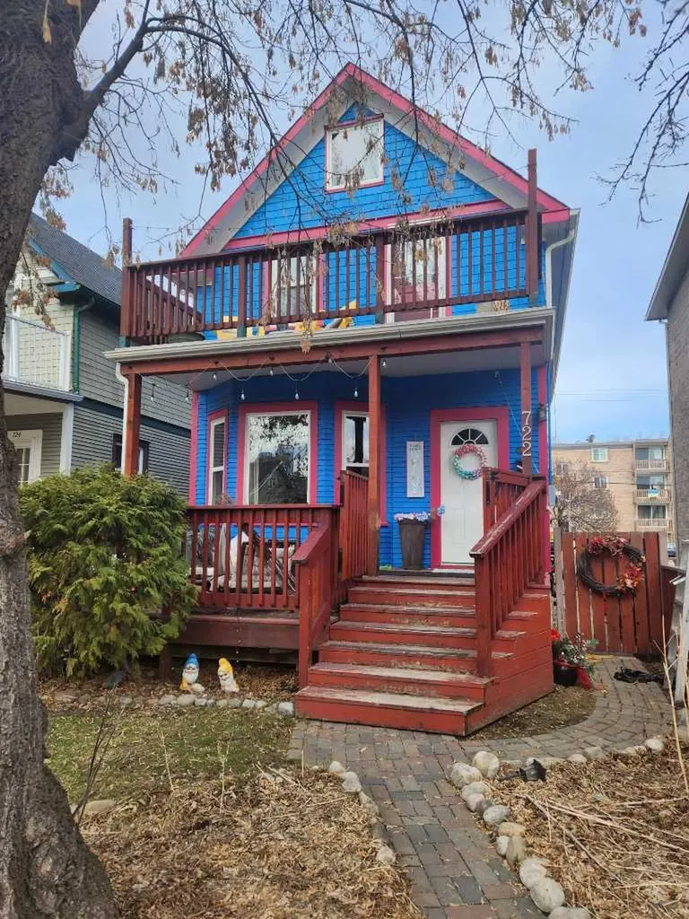722 2 Avenue NW Calgary AB T2N 0E3