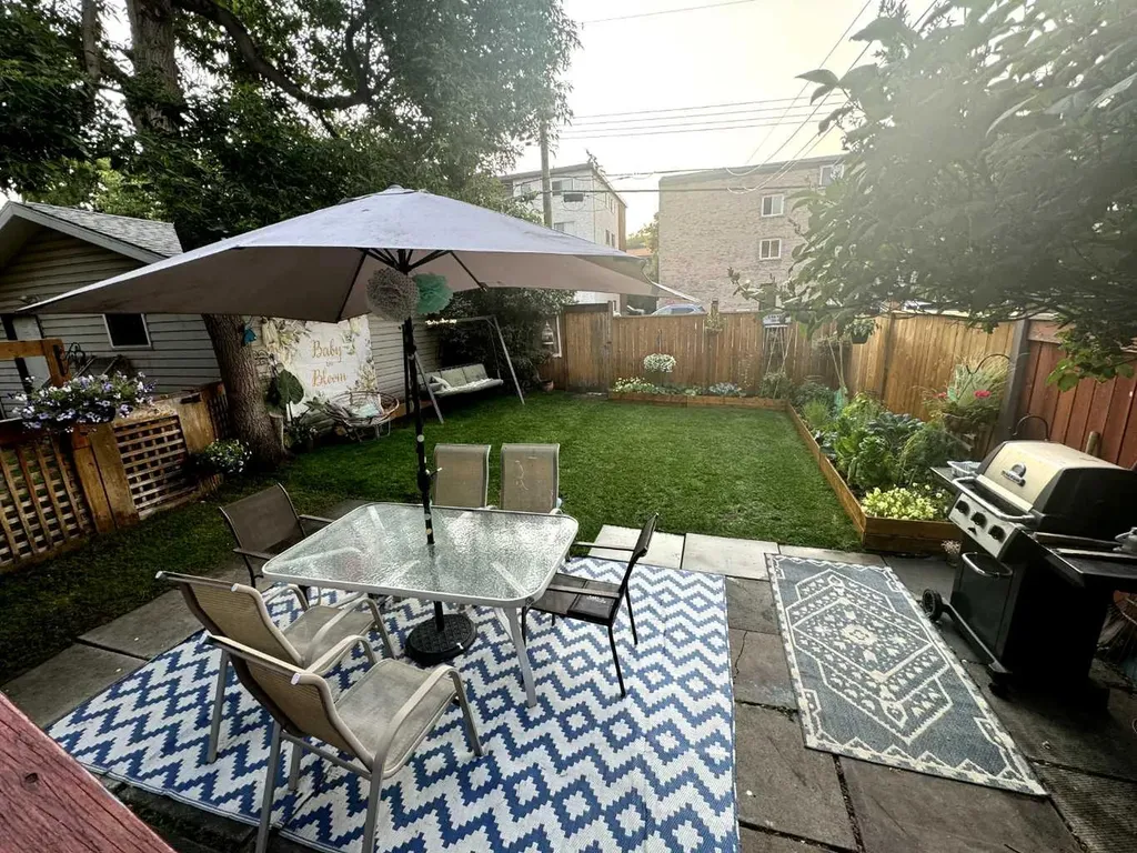 722 2 Avenue NW Calgary AB T2N 0E3