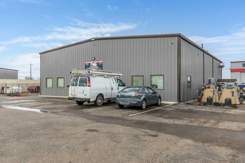 81 Brier Estates Way NW Medicine Hat AB T1C0B2