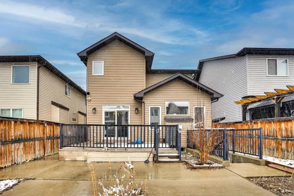 31 Skyview Shores Gardens NE Calgary AB T3N0C6