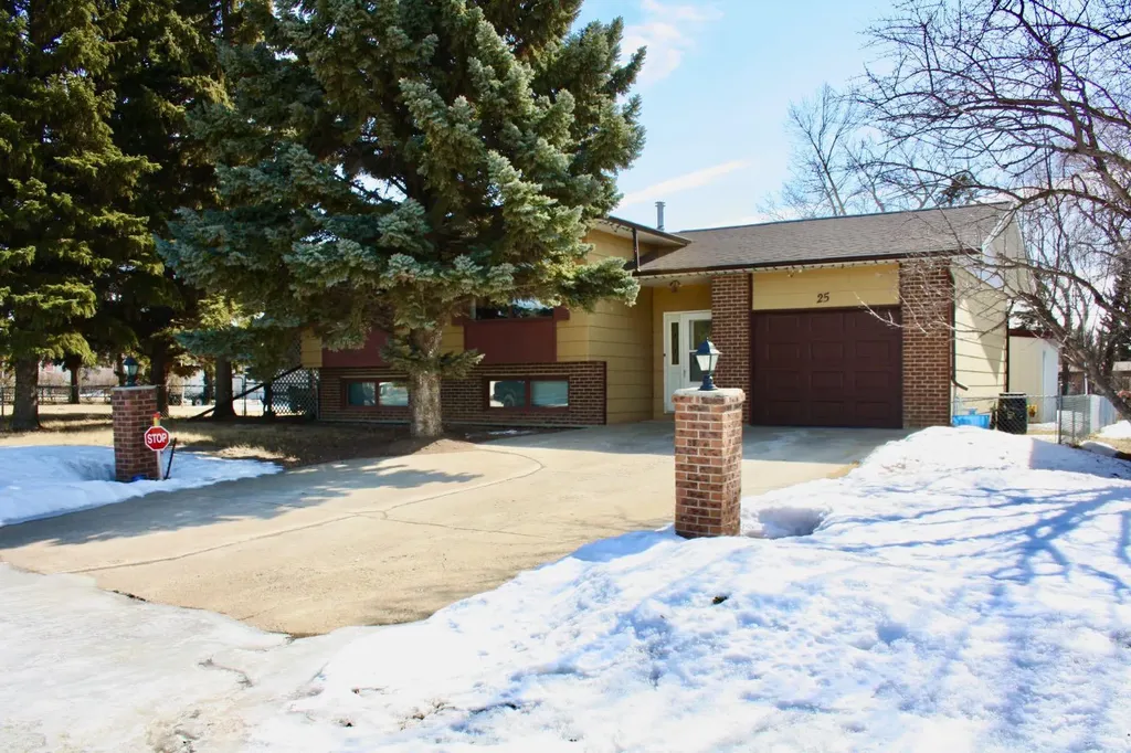 #25 4th Avenue E Neilburg SK S0M 2C0