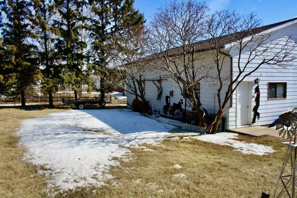 #25 4th Avenue E Neilburg SK S0M 2C0