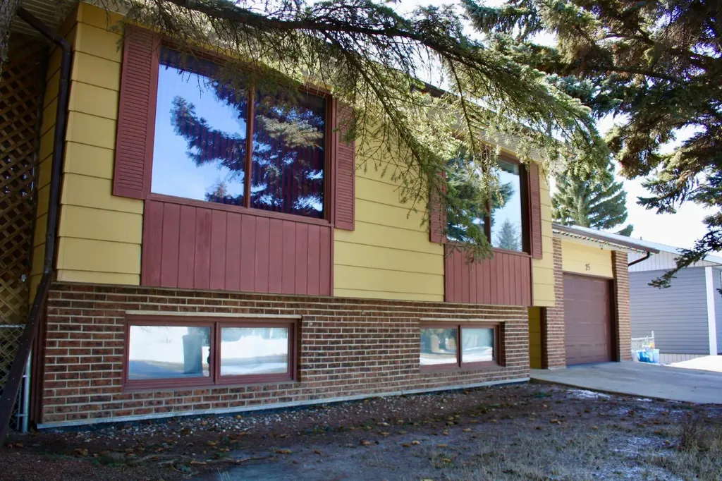 #25 4th Avenue E Neilburg SK S0M 2C0
