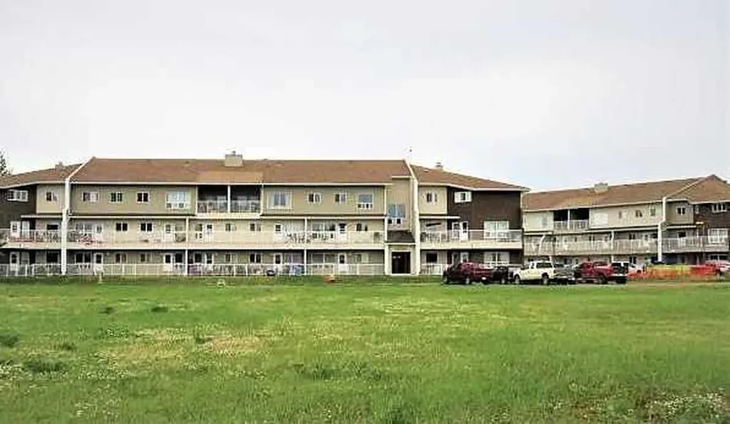 201 12 Avenue SW Slave Lake AB T0G 2A4