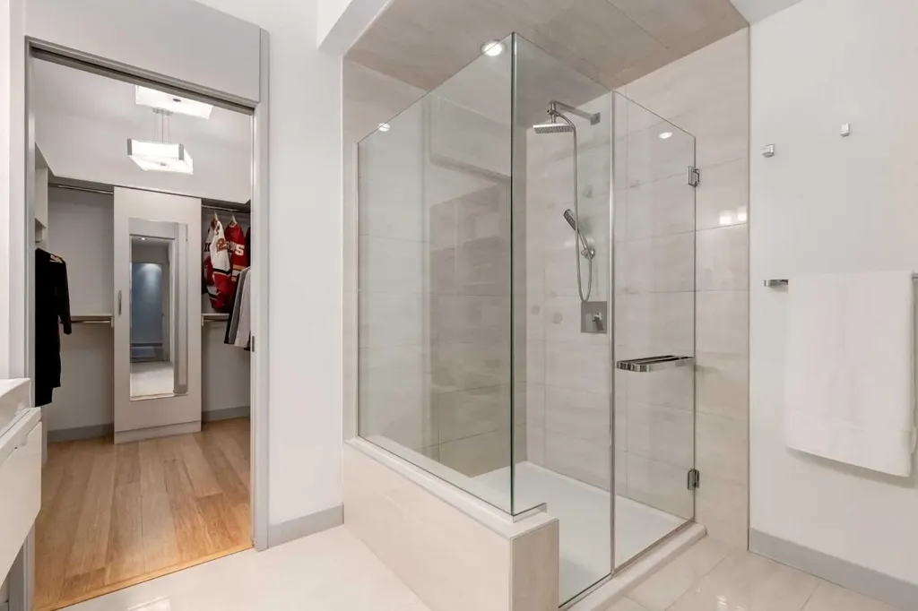2905 16 Street SW Calgary AB T2T 4G5