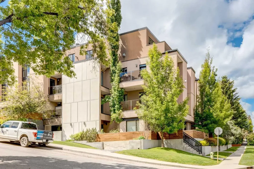 2905 16 Street SW Calgary AB T2T 4G5