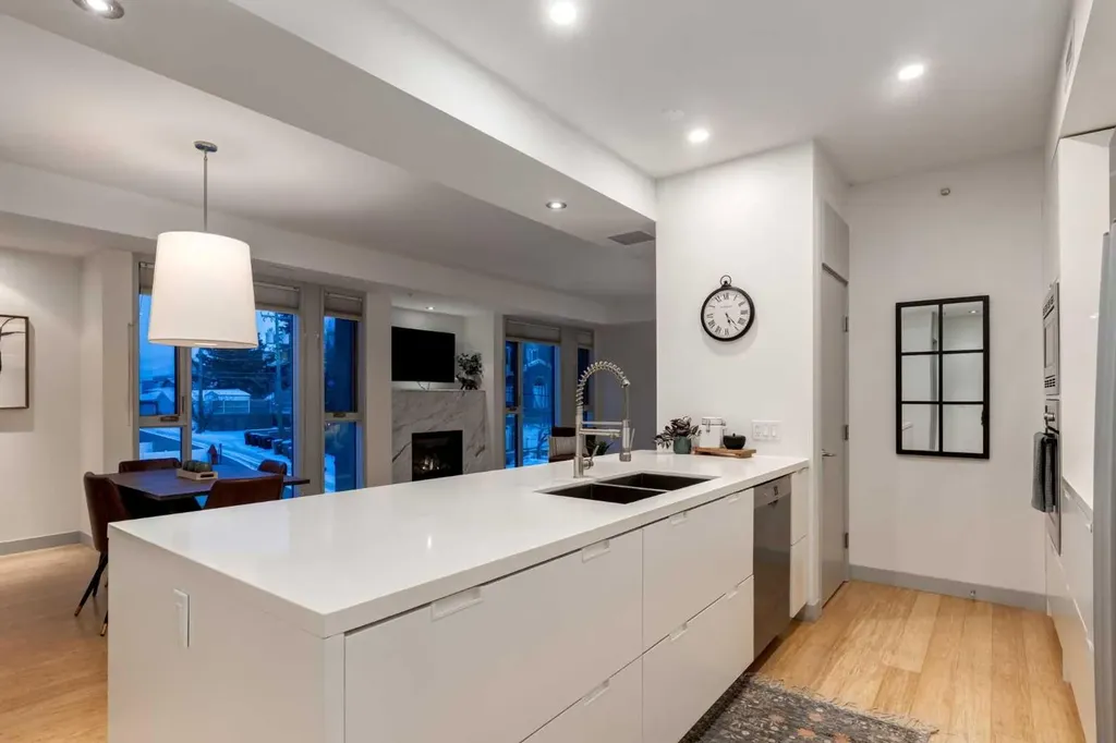 2905 16 Street SW Calgary AB T2T 4G5