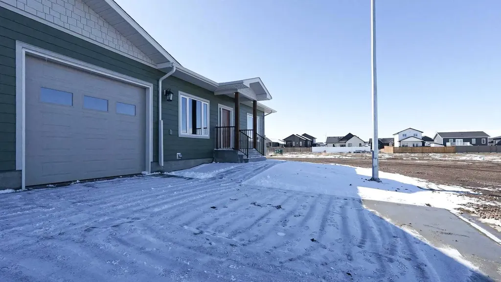 171 Parkview Crescent W Bow Island AB T0K 0G0
