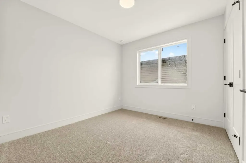 2518 44 Street S Lethbridge AB T1K 8L6