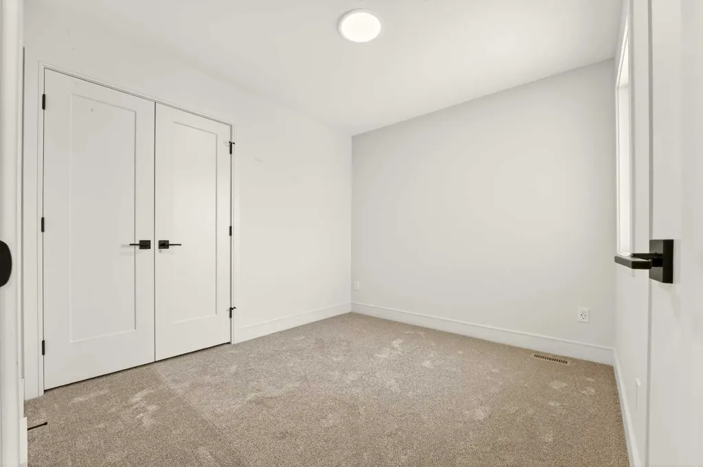 2518 44 Street S Lethbridge AB T1K 8L6