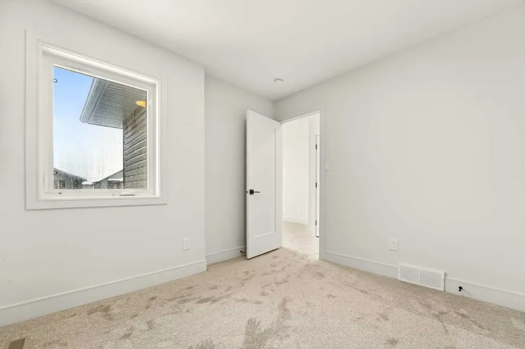 2518 44 Street S Lethbridge AB T1K 8L6