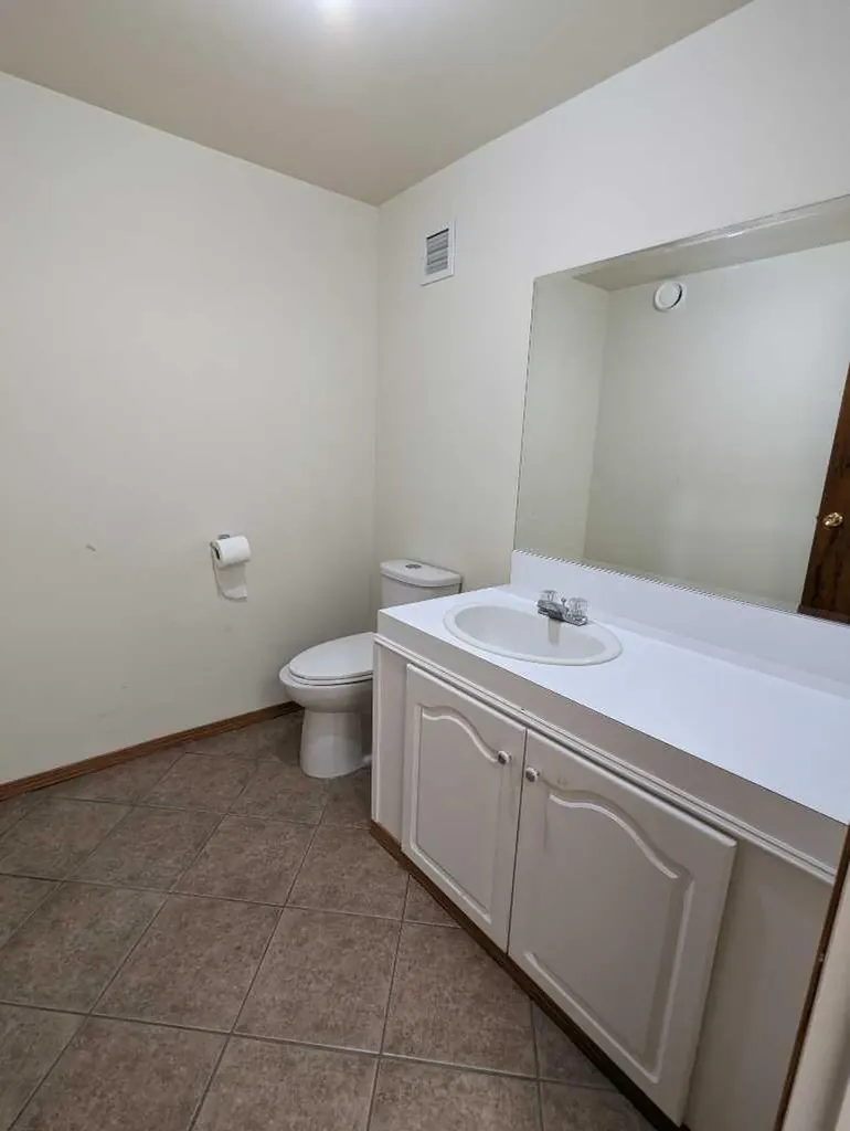 524 3 Street SE Medicine Hat AB T1A 0H3