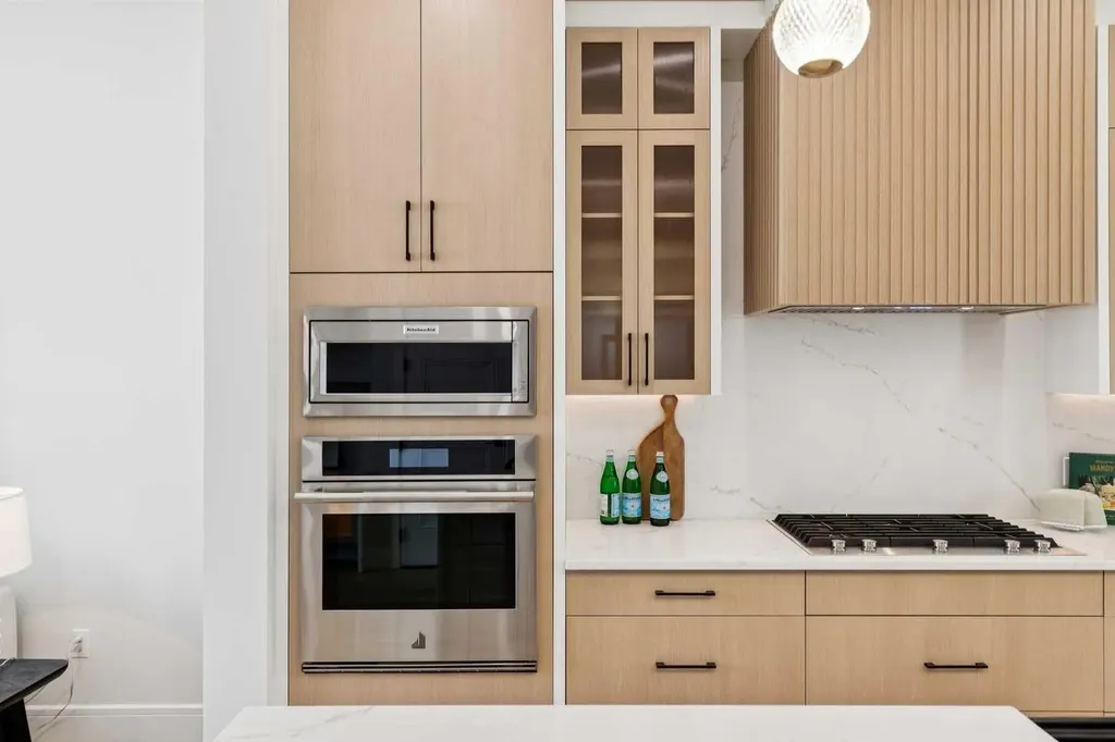 2810 38 Street SW Calgary AB T3E3G2