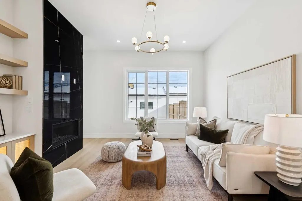 2810 38 Street SW Calgary AB T3E3G2