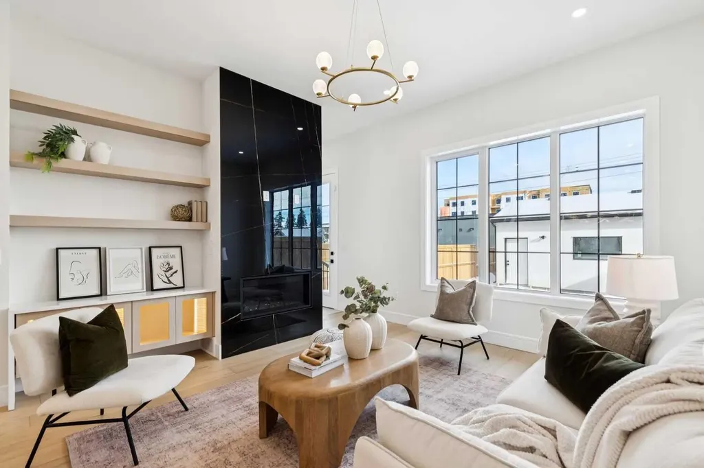 2810 38 Street SW Calgary AB T3E3G2
