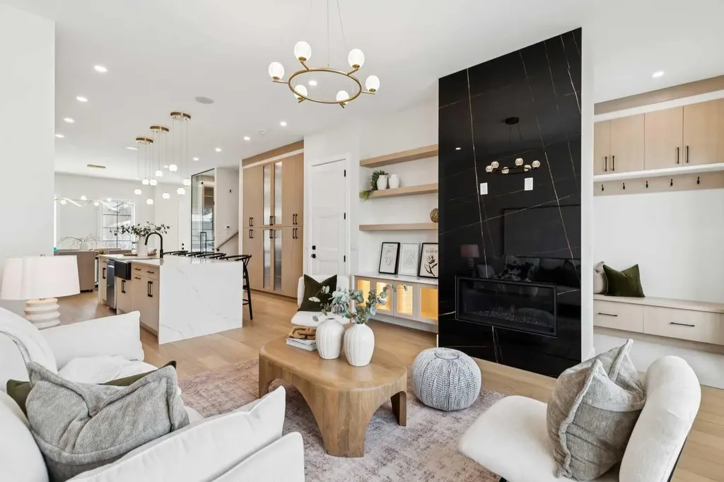 2810 38 Street SW Calgary AB T3E3G2