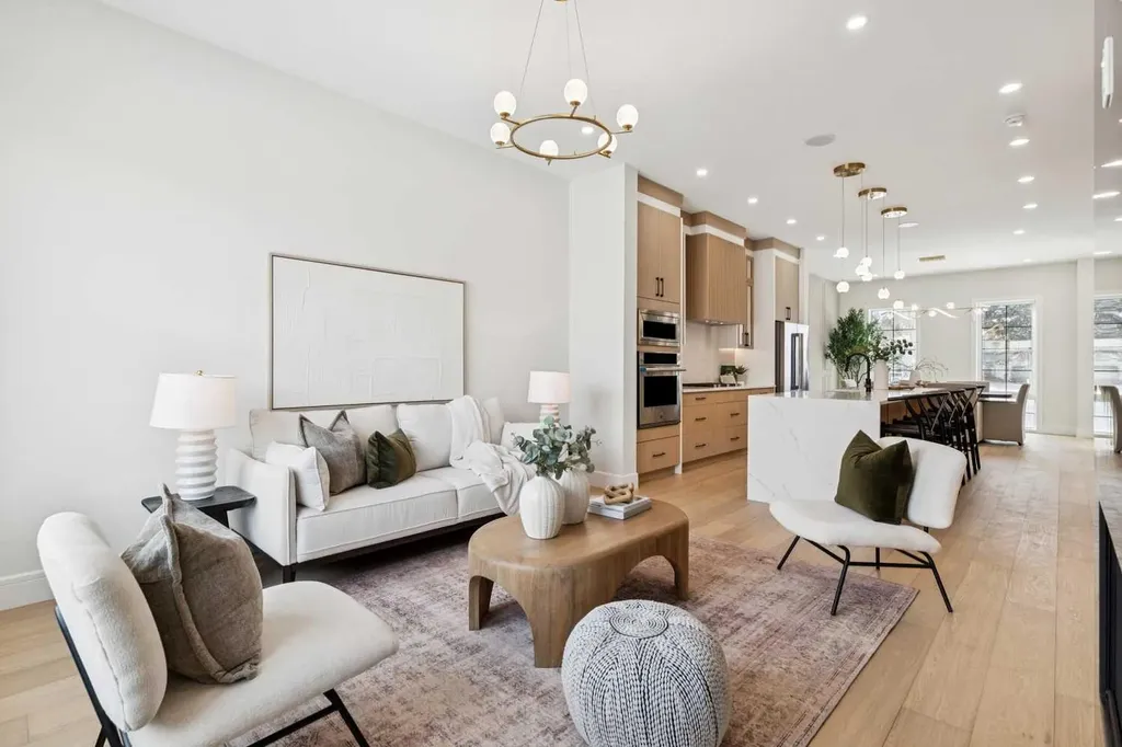 2810 38 Street SW Calgary AB T3E3G2
