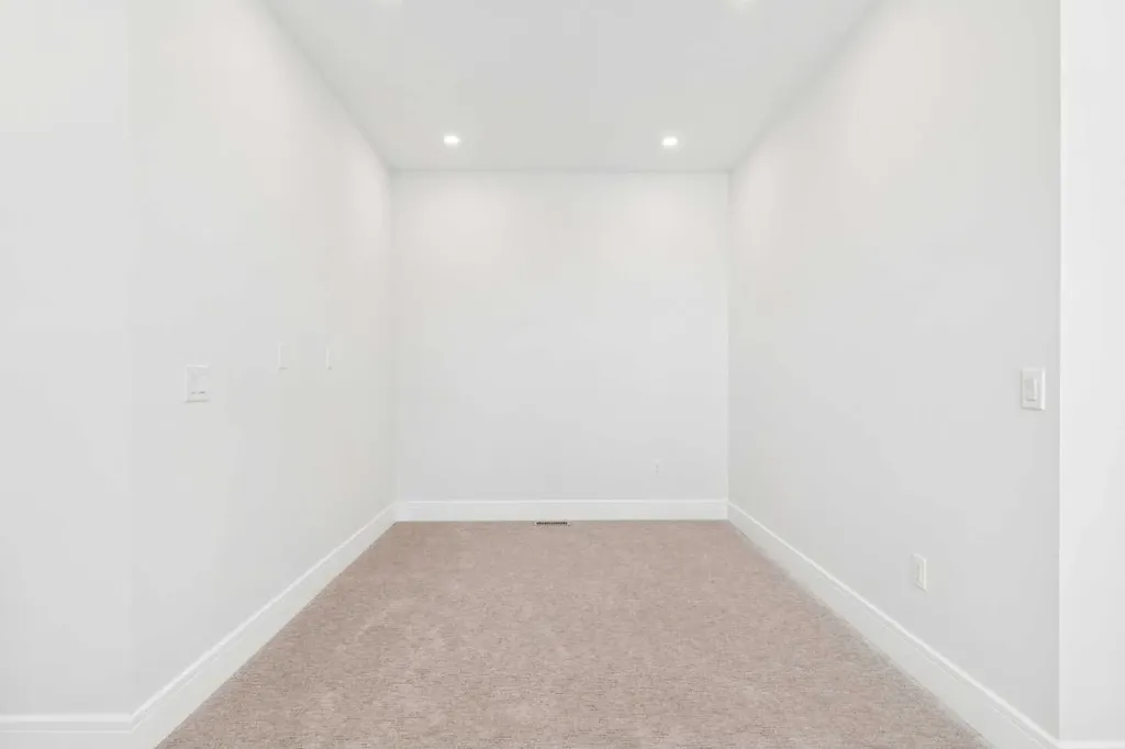 2810 38 Street SW Calgary AB T3E3G2