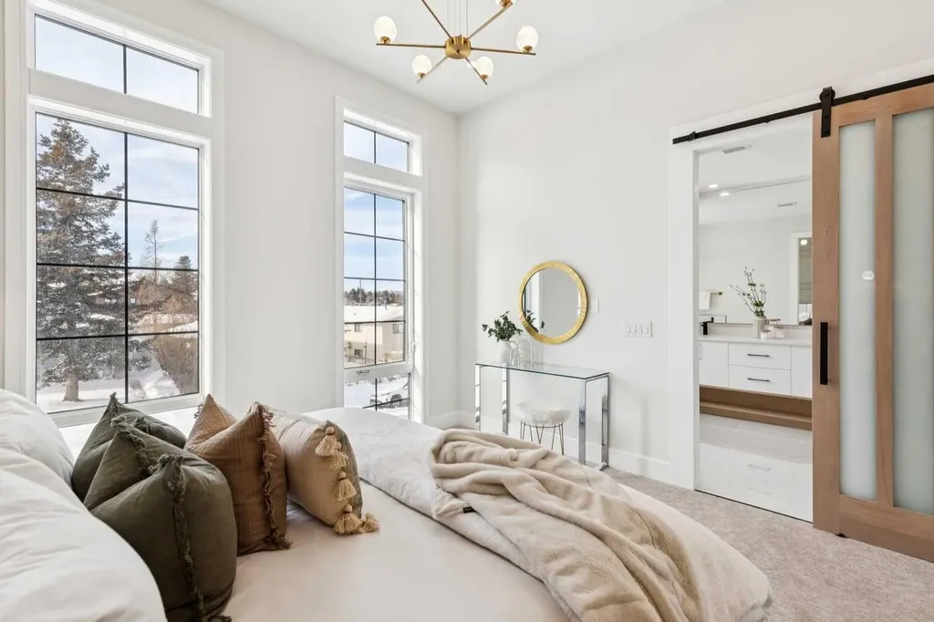 2810 38 Street SW Calgary AB T3E3G2