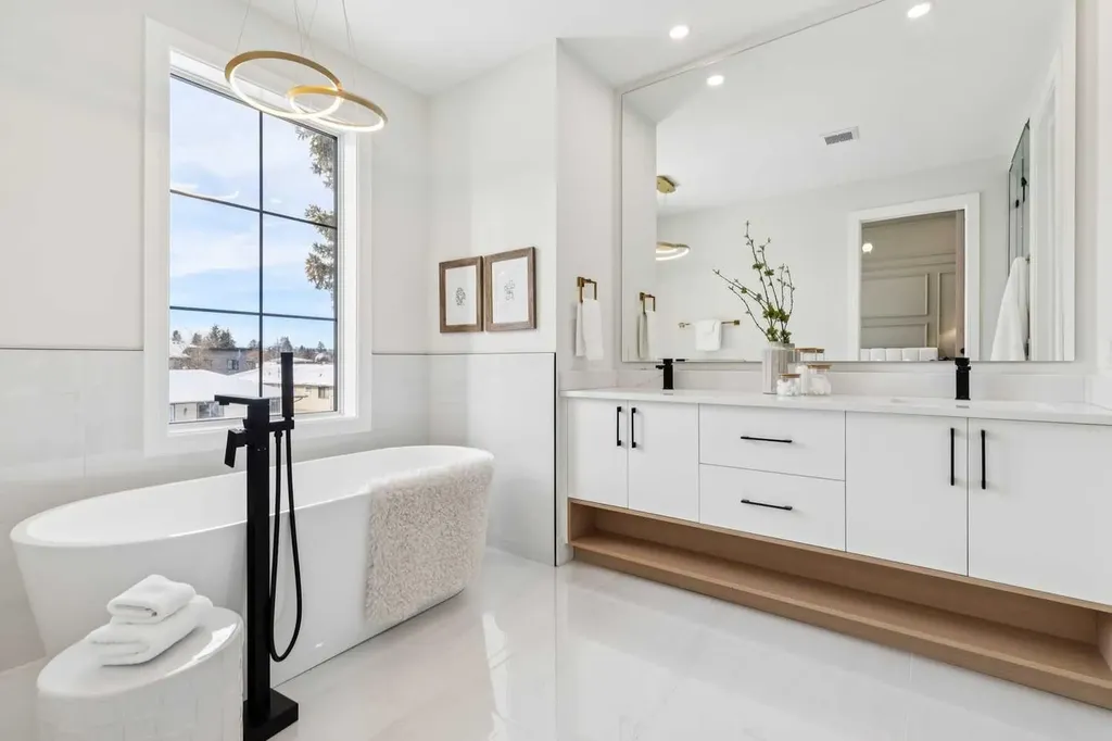 2810 38 Street SW Calgary AB T3E3G2